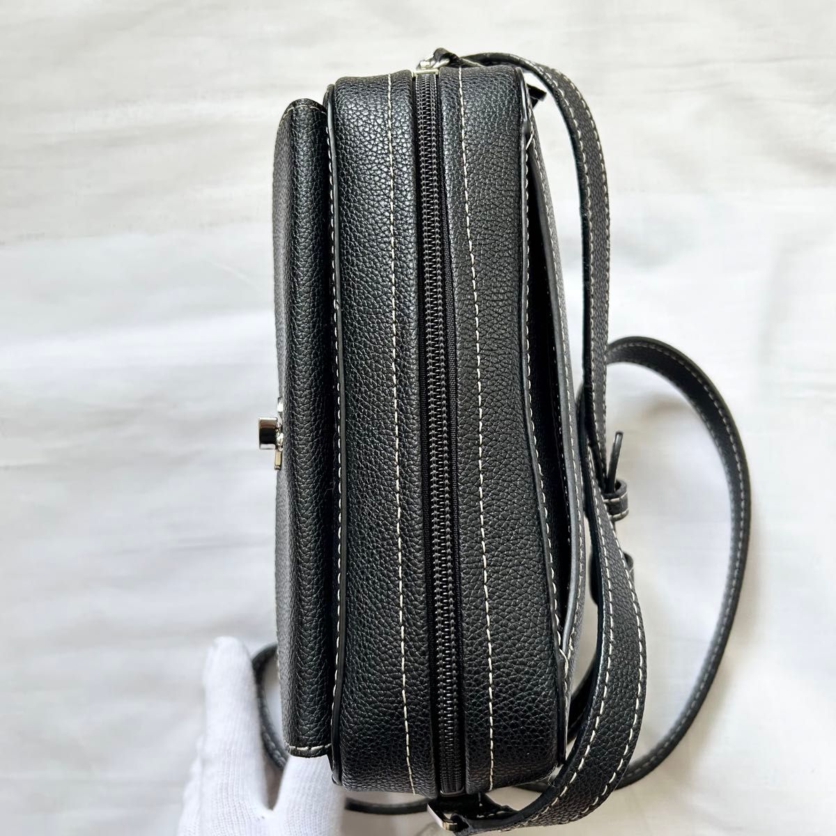 極美品 入手困難 アニエスベー ショルダーバッグ 黒 レザー 極美品 入手困難 アニエスベー ショルダーバッグ 黒 レザー