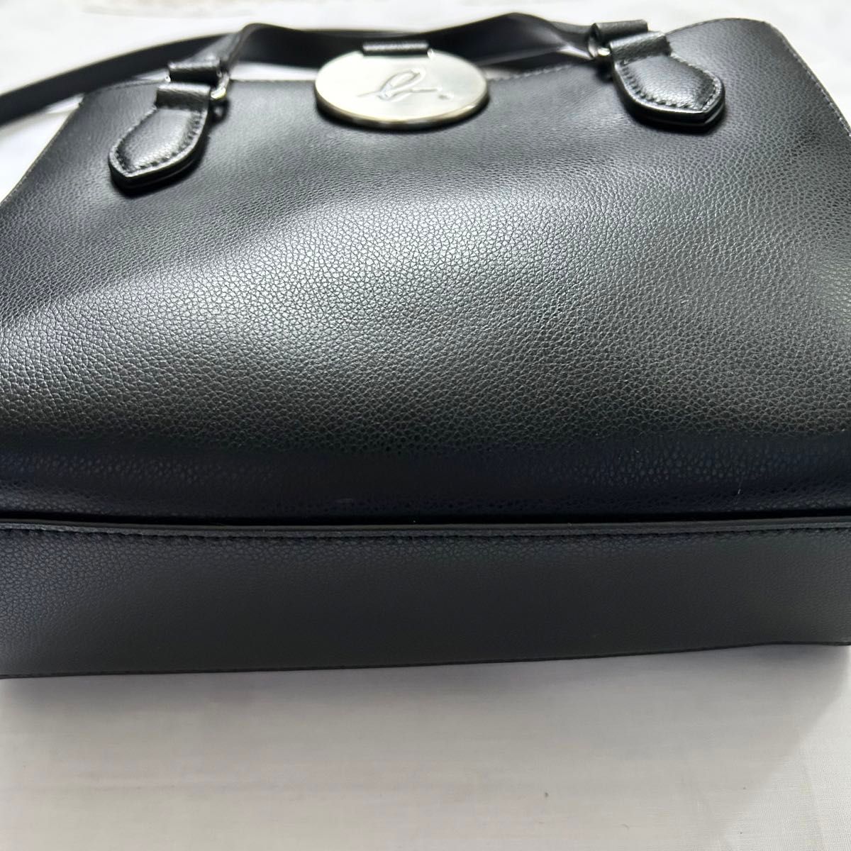 極美品 2way アニエスベー ショルダーバッグ 黒 本革 現行 極美品 2way アニエスベー ショルダーバッグ 黒 本革 現行