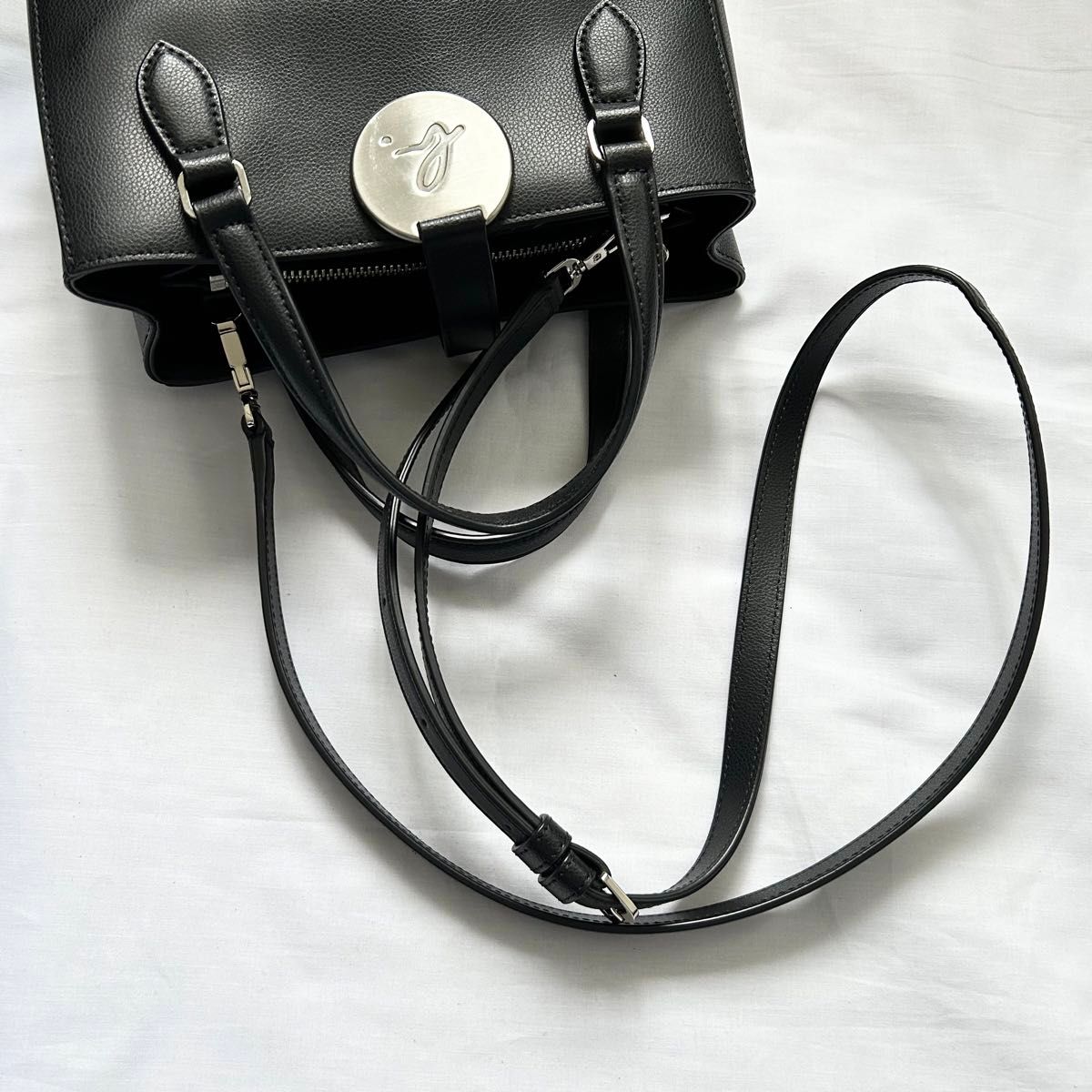 極美品 2way アニエスベー ショルダーバッグ 黒 本革 現行 極美品 2way アニエスベー ショルダーバッグ 黒 本革 現行