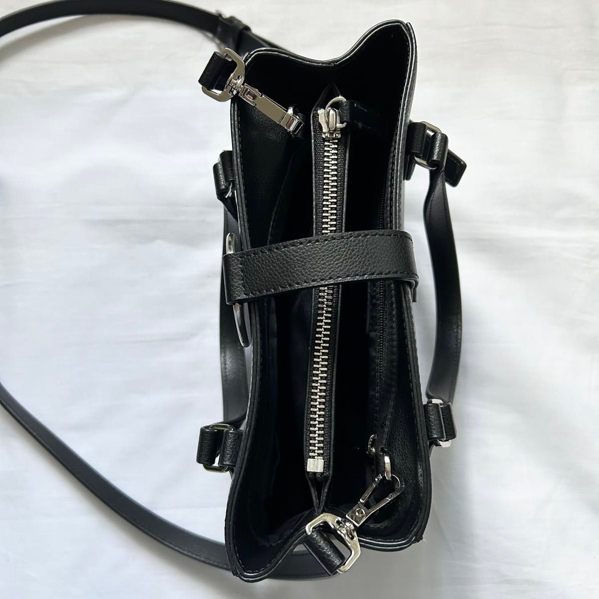 極美品 2way アニエスベー ショルダーバッグ 黒 本革 現行 極美品 2way アニエスベー ショルダーバッグ 黒 本革 現行