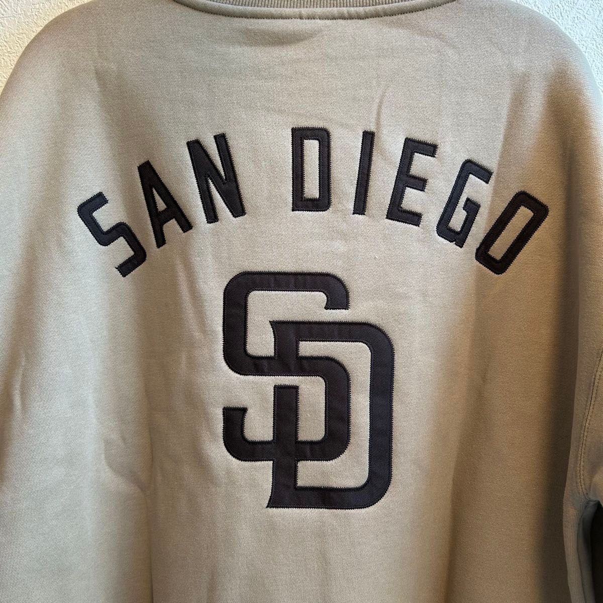 XL】MLB公式 パドレス 裏起毛 ロゴ刺繍&ワッペン入り長袖 XL】MLB公式 パドレス 裏起毛 ロゴ刺繍&ワッペン入り長袖