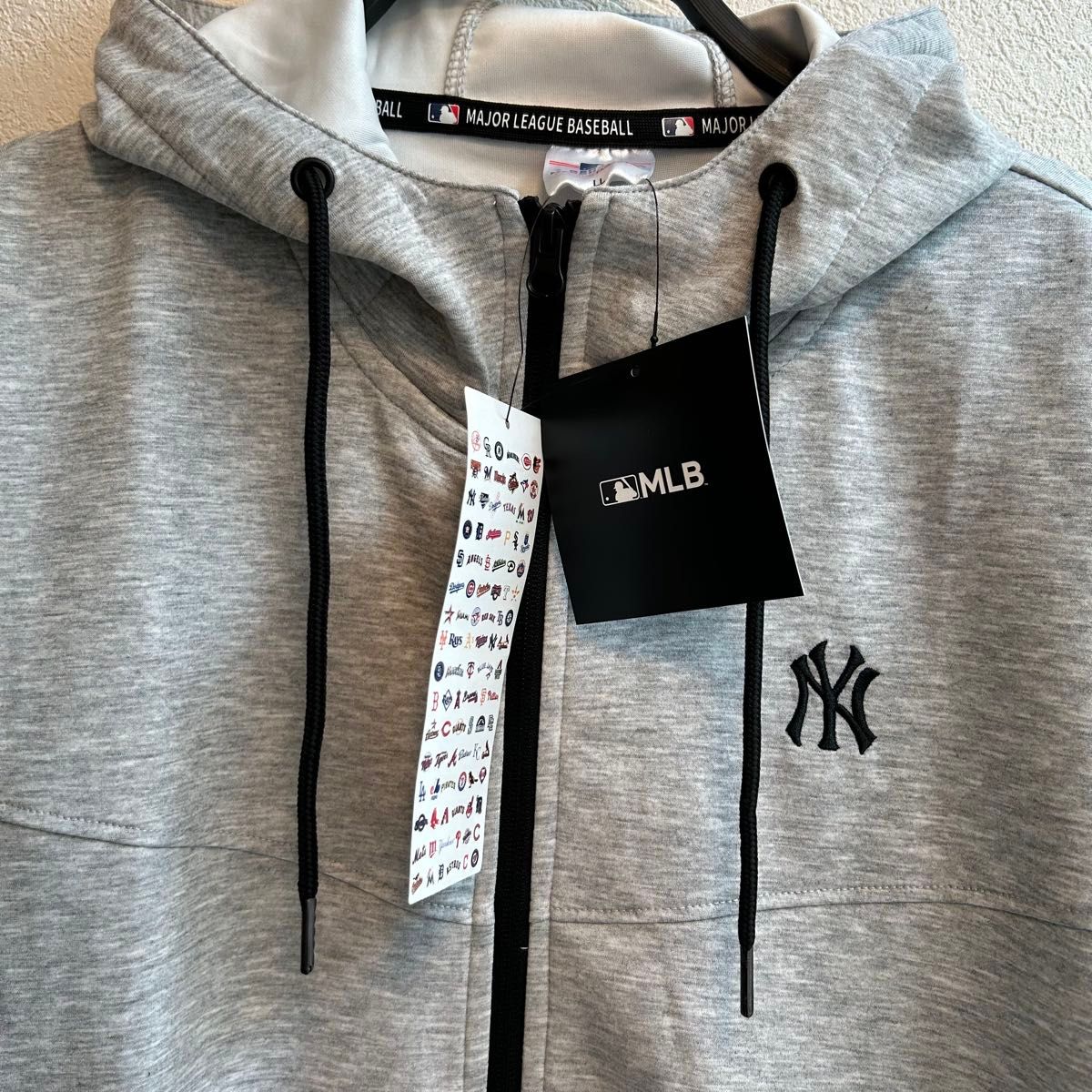 1点のみ【LL】MLB ヤンキース ジップパーカー&パンツ上下 1点のみ【LL】MLB ヤンキース ジップパーカー&パンツ上下