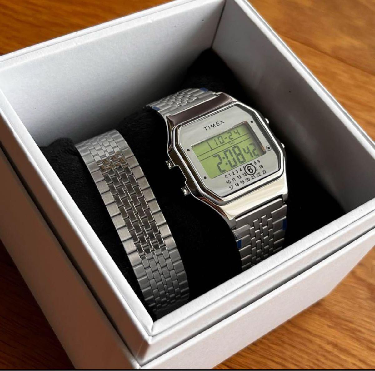 TIMEX x MM6 Maison Margiela T80 Gift Set TIMEX x MM6 Maison Margiela T80 Gift Set