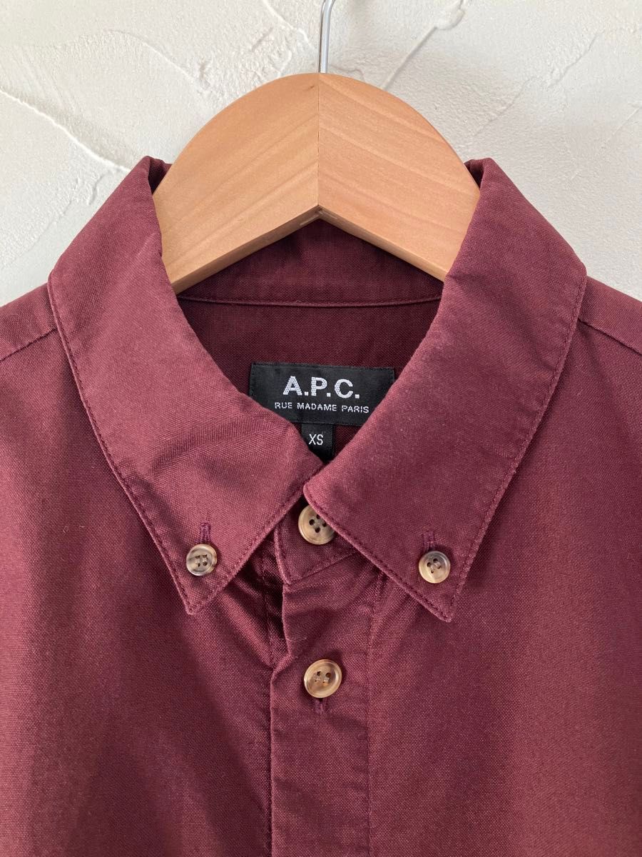 A P C アーペーセー PARIS Sサイズ ボタンダウンシャツ ボルドー A P C アーペーセー PARIS Sサイズ ボタンダウンシャツ ボルドー