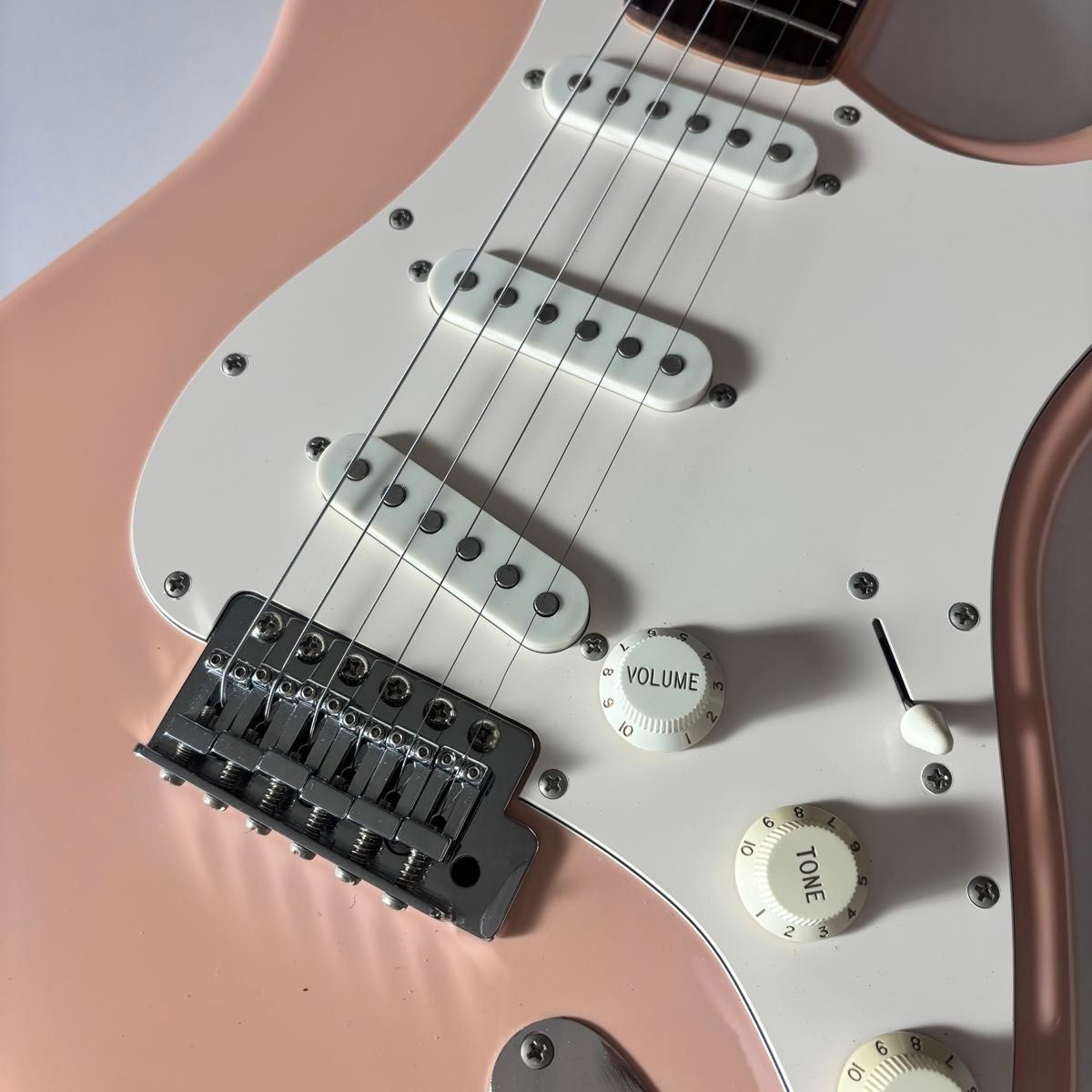 入門用人気モデル Squier by fender ストラトキャスター 入門用人気モデル Squier by fender ストラトキャスター