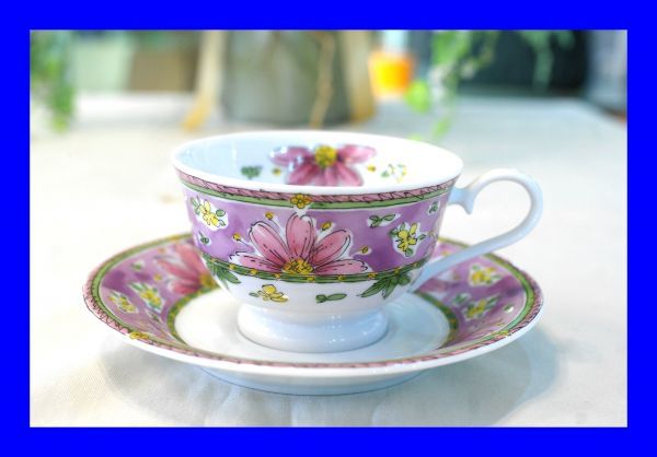 ○美品 NARUMI ナルミ 花柄 カップ&ソーサー D1557