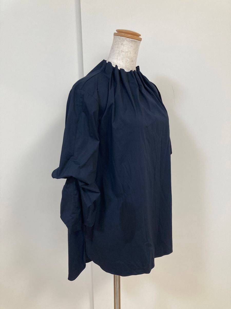 ハイネックギャザーカラーブラウス - Vin - Vin|YAMADAYA STORE ハイネックギャザーカラーブラウス - Vin - Vin|YAMADAYA STORE