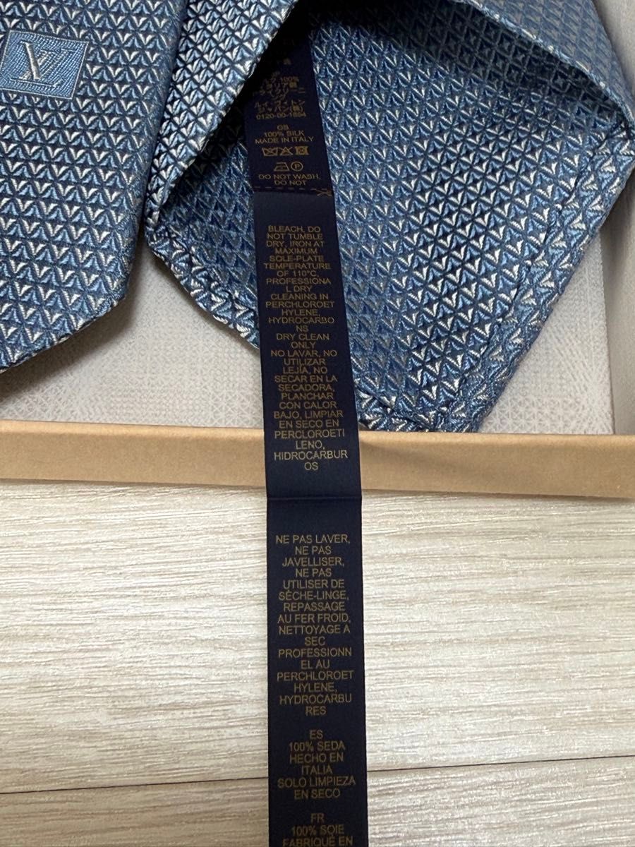 未使用 LOUIS VUITTON ネクタイ ダイヤモンドブイ 箱付 袋付 未使用 LOUIS VUITTON ネクタイ ダイヤモンドブイ 箱付 袋付