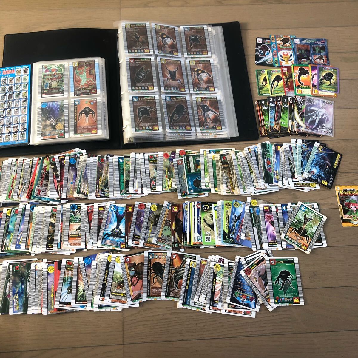 甲虫王者ムシキング ムシキングカード まとめ売り ファイル2冊 甲虫王者ムシキング ムシキングカード まとめ売り ファイル2冊
