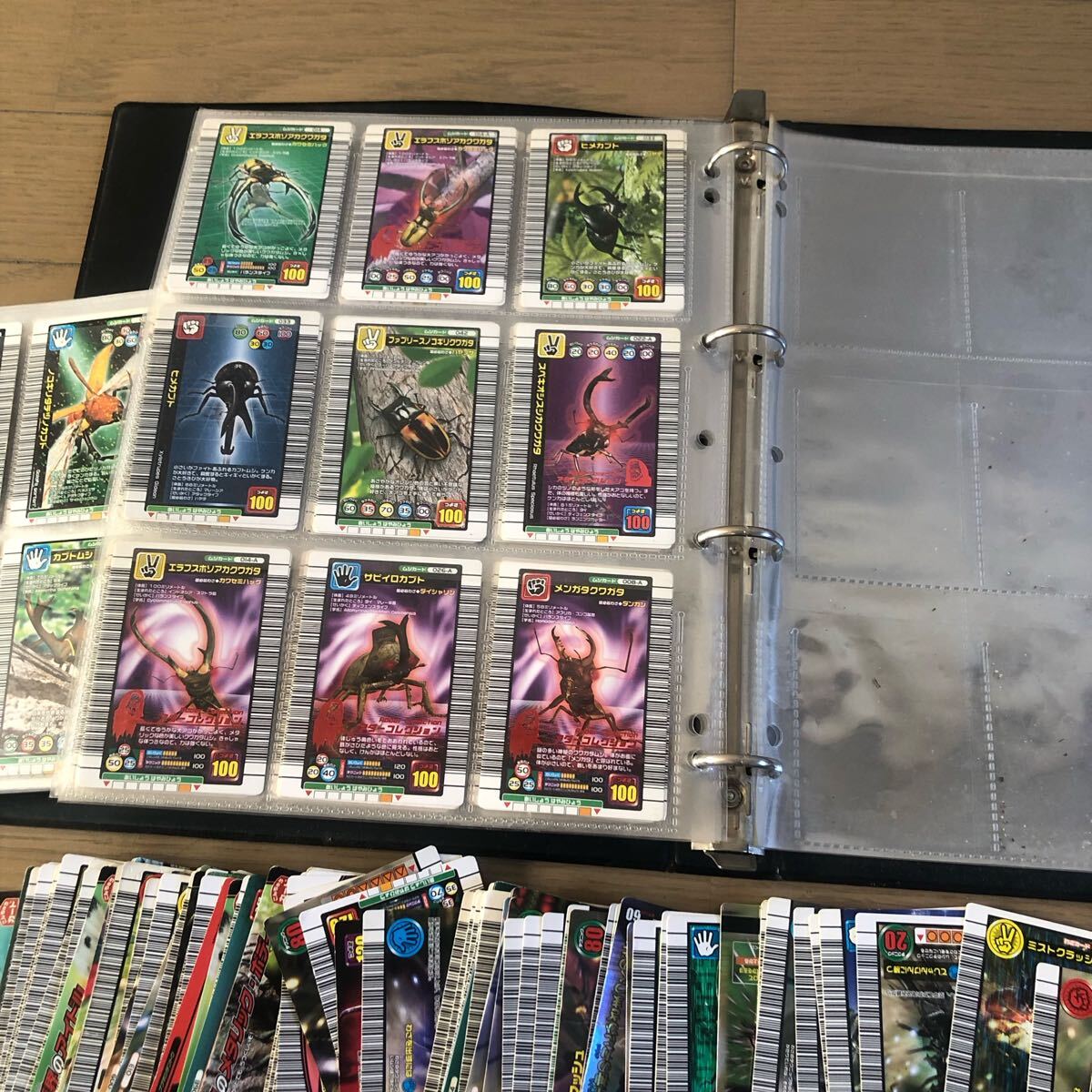 甲虫王者ムシキング ムシキングカード まとめ売り ファイル2冊 甲虫王者ムシキング ムシキングカード まとめ売り ファイル2冊