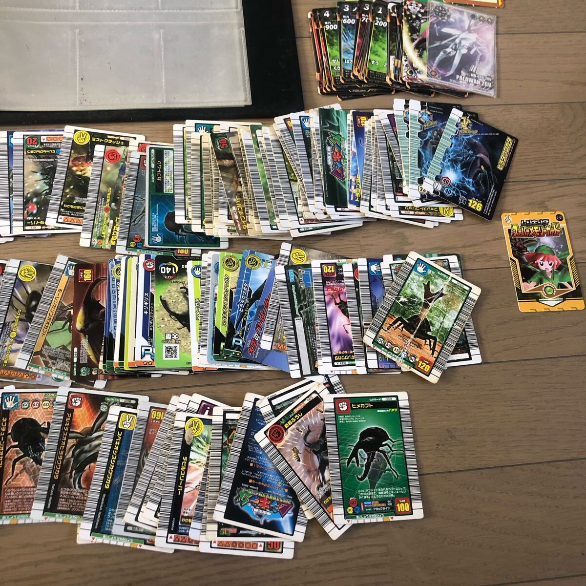 甲虫王者ムシキング ムシキングカード まとめ売り ファイル2冊 甲虫王者ムシキング ムシキングカード まとめ売り ファイル2冊