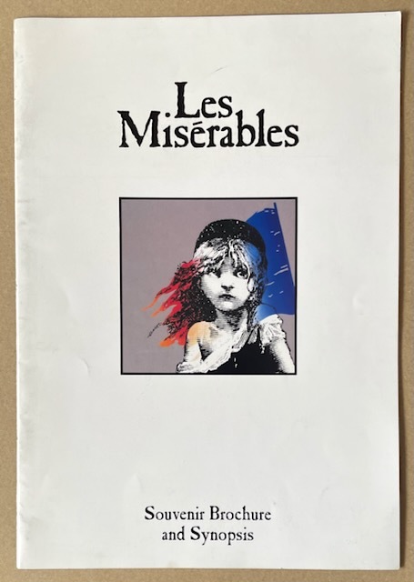 B469・[Les Miserables] Souvenir Brochure & Synopsis　「レ・ミゼラブル」ミュージカル　1988年公演　パンフレット　1986年版_画像1