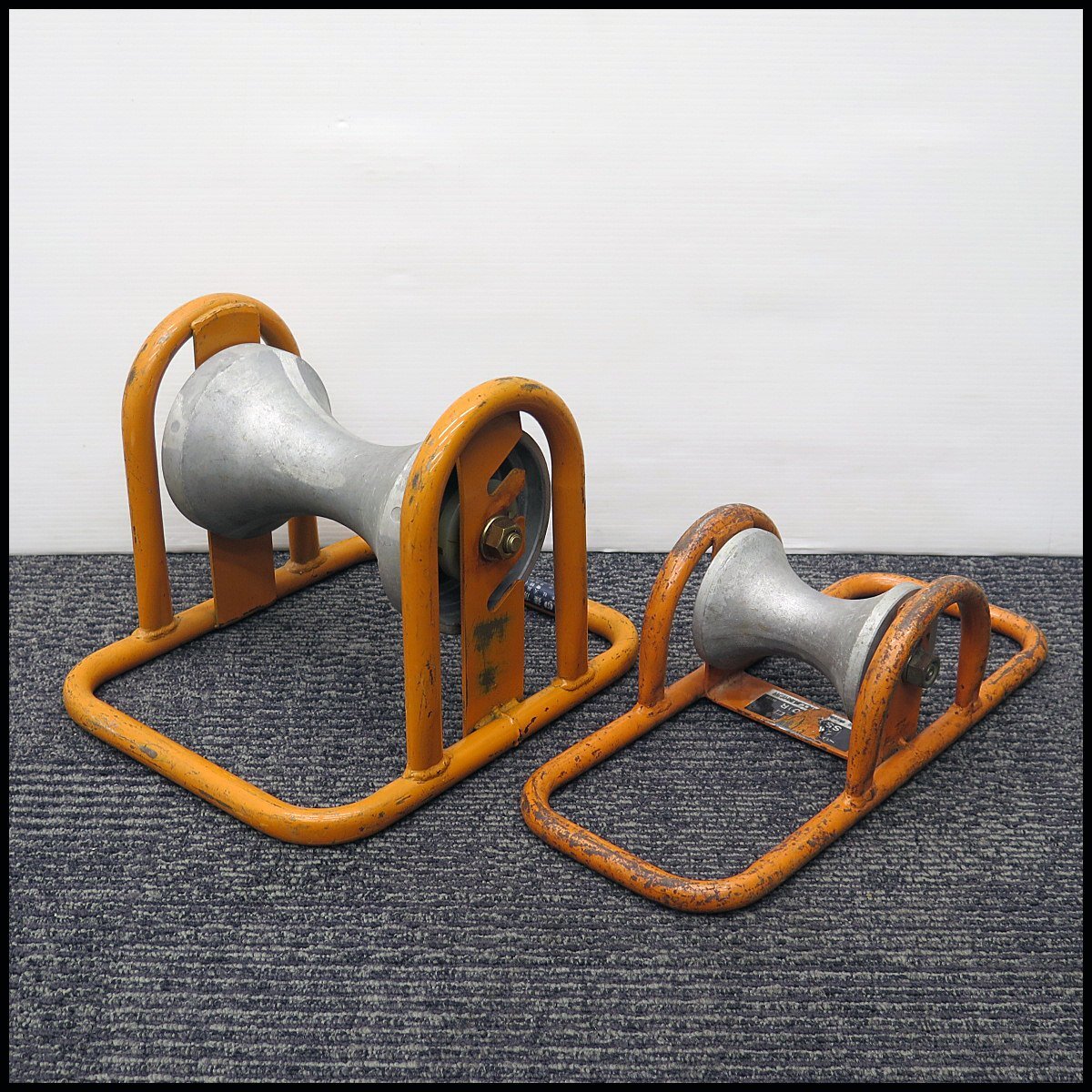 △2個セット ケーブルコロ 電設工具/巻き取り/電材/電気工事 △2個セット ケーブルコロ 電設工具/巻き取り/電材/電気工事