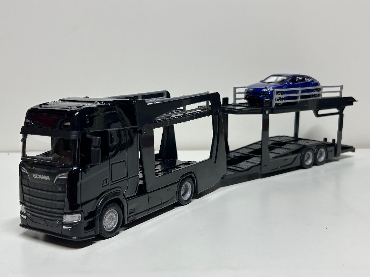 burago 1/43 SCANIA 730S キャリアカー + LAMBORGHINI URUS　ブラーゴ　スカニア　日本未発売