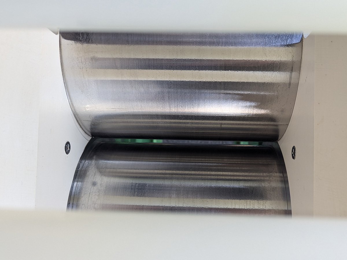 大成機(jī)械工業(yè) 制麺機(jī) モルダー 延ばし機(jī) 特注仕様？ 3相200V 回転OK 2019年 中古 刃欠品 うどん そば ラーメン