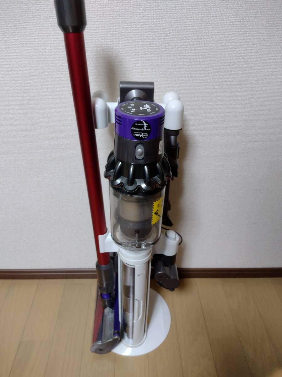 ダイソン★コードレス掃除機★V10本体★ＳV12★バッテリー新品と同等★5 ダイソン☆コードレス掃除機☆V10本体☆SV12☆バッテリー新品と