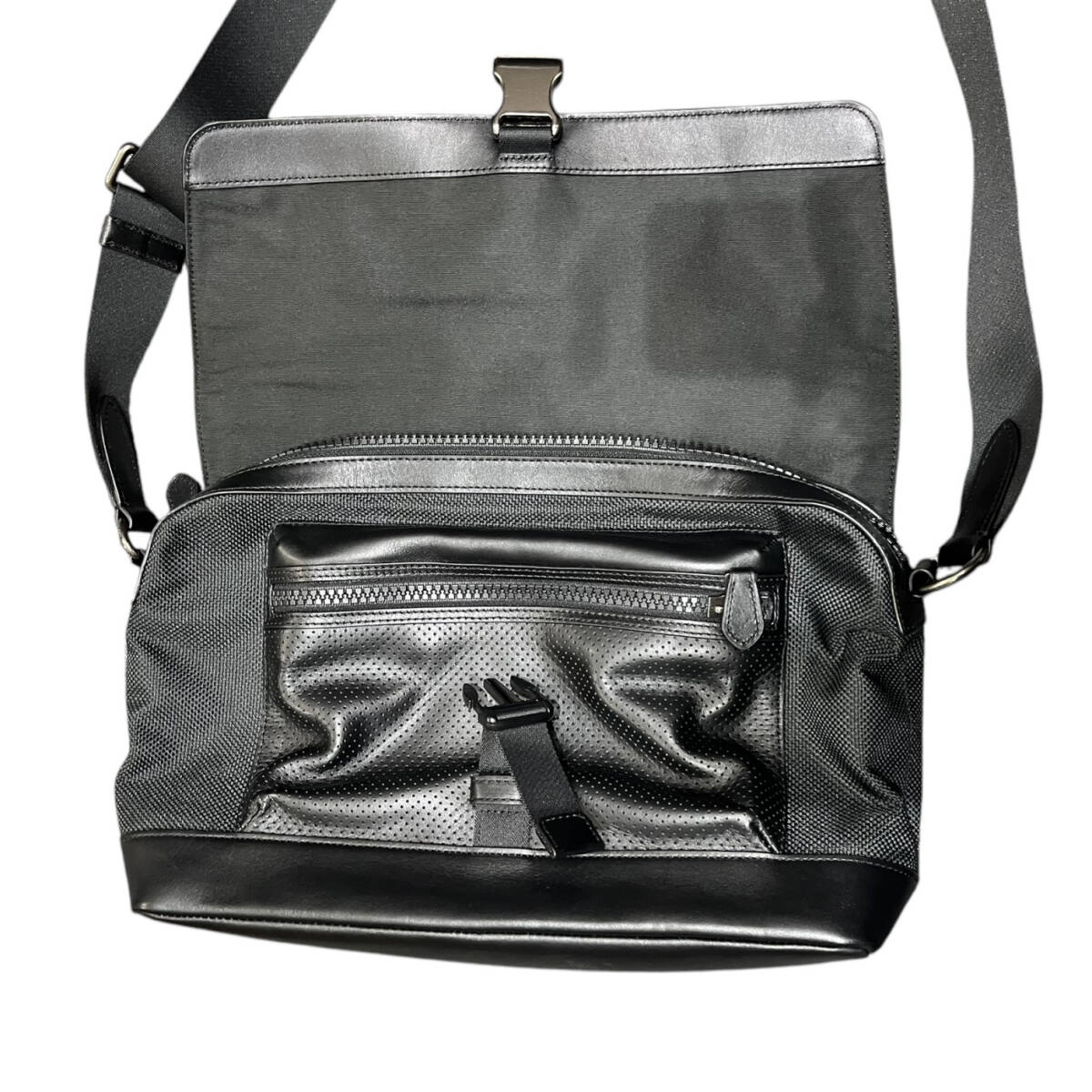 ■中古品■COACH コーチ ショルダーバッグ ブラック系 本體のみ ZE2061Z