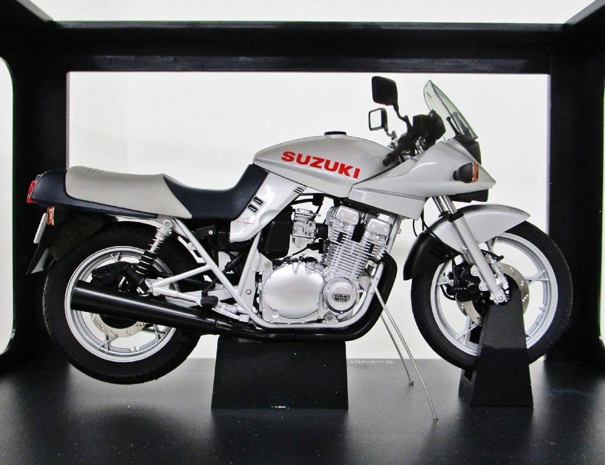 オートアート 1/12 SUZUKI GSX 1100S カタナ 1981 シルバー【C