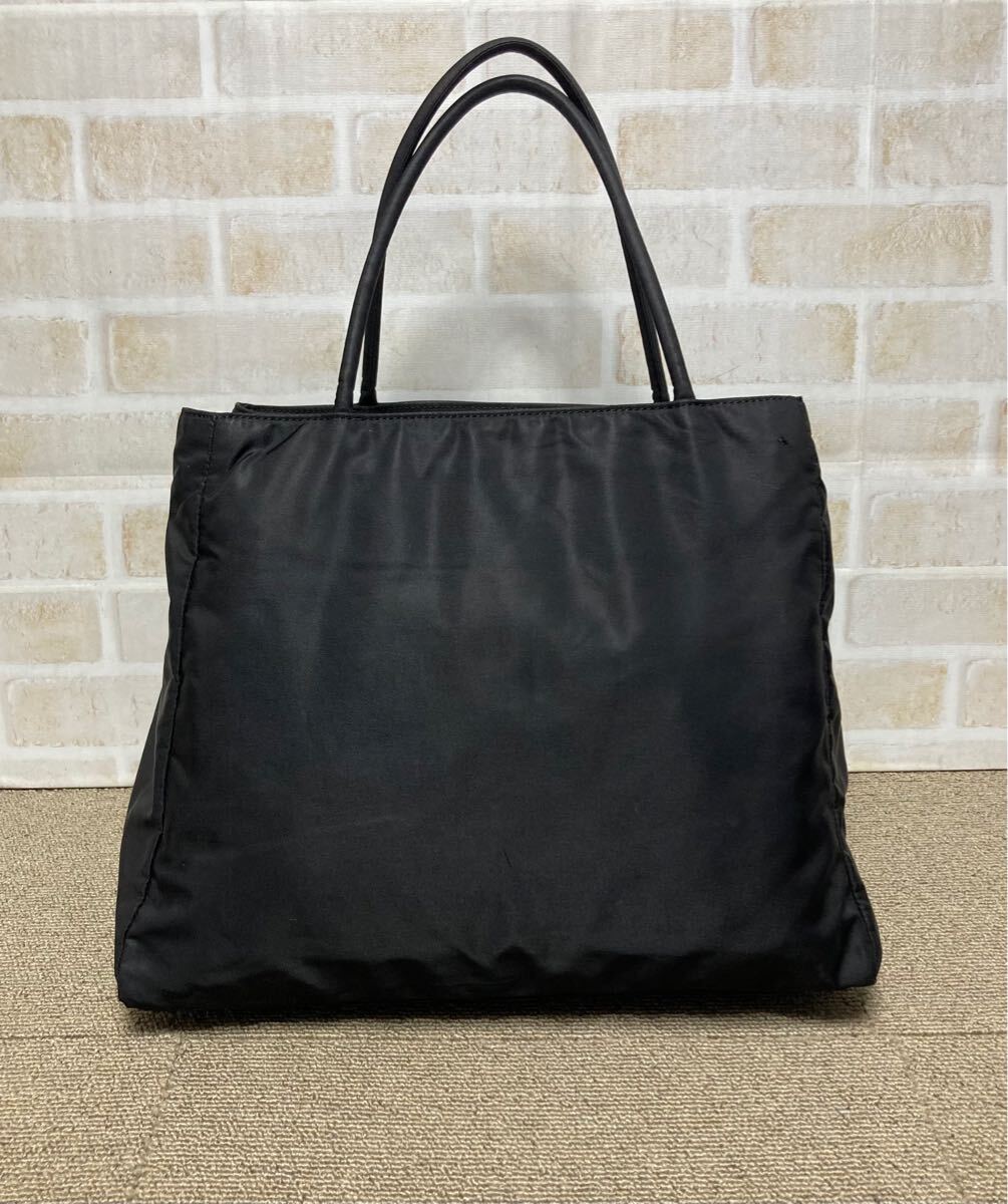 良品 プラダ 三角ロゴプレート 黒色 ナイロン 台形 内側三室 良品 プラダ 三角ロゴプレート 黒色 ナイロン 台形 内側三室