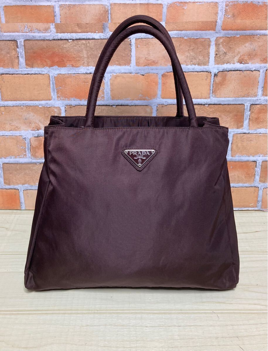 美品 プラダ 三角プレート ブラウン ナイロン 内側三室 台形 美品 プラダ 三角プレート ブラウン ナイロン 内側三室 台形