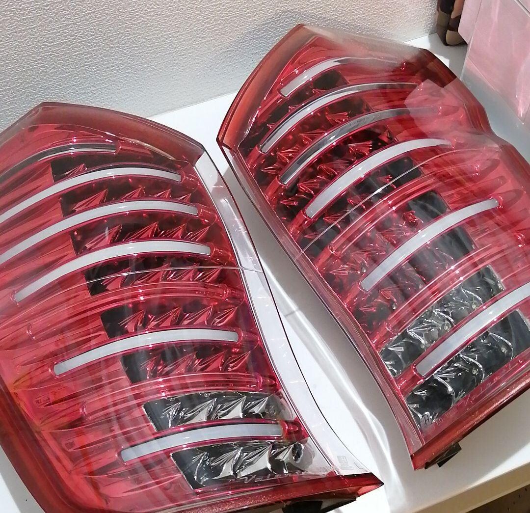 ステップワゴン RK ヴァレンティ テールランプ テールライト LED ステップワゴン RK ヴァレンティ テールランプ テールライト LED