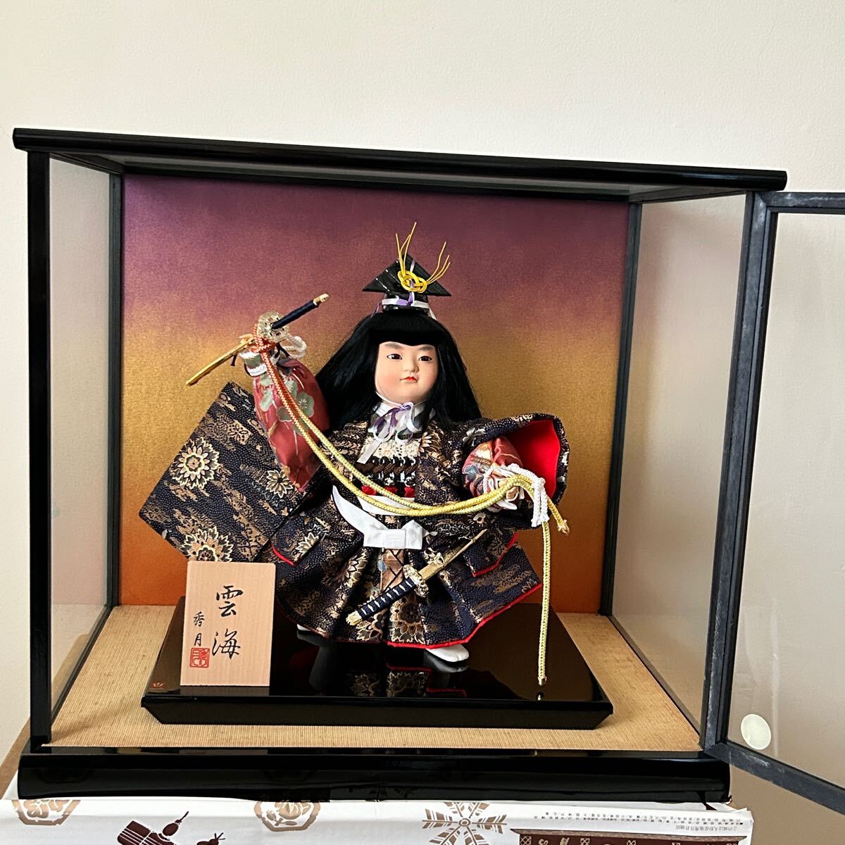 【五月人形】人形の秀月?武者人形?節(jié)句祝い?秀月云海?ガラスケース&専用箱付き?10號(hào)サイズ