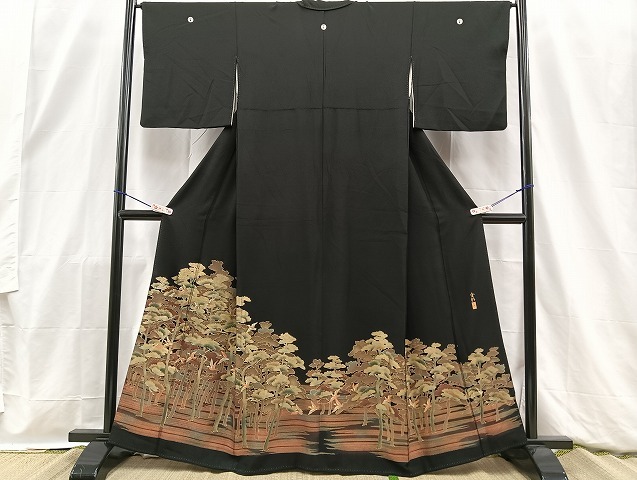 平和屋着物■豪華黒留袖　作家物　群鳥松文　金彩　逸品　BAAK9138yt