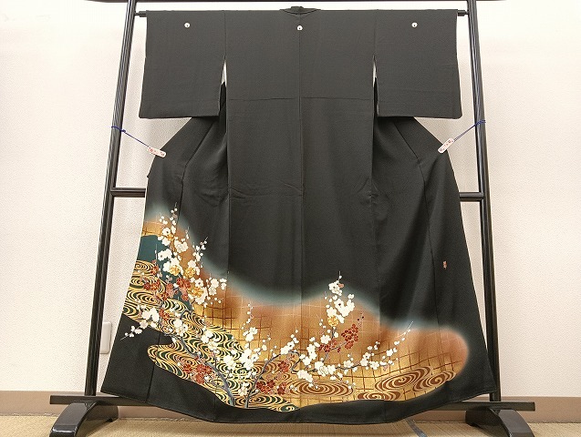 平和屋着物■豪華黒留袖　作家物　駒刺繍　流水枝梅文　暈し染め　金彩　正絹　逸品　BAAK7035my
