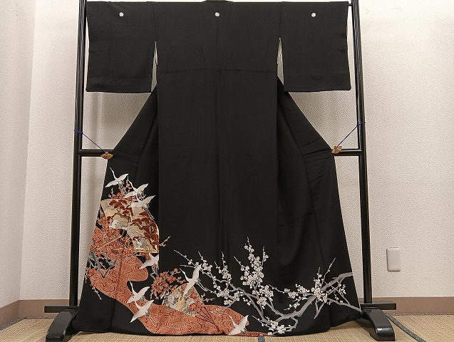 平和屋着物■豪華黒留袖　駒刺繍　扇面飛鶴枝梅文　金彩　正絹　逸品　BAAK4948op