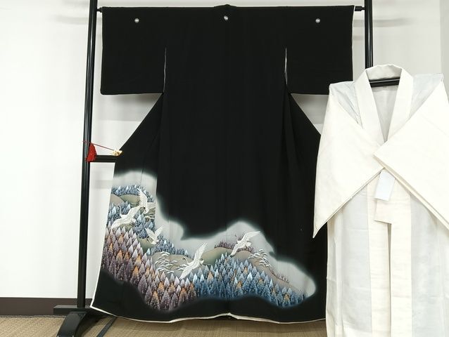 平和屋着物■豪華黒留袖　長襦袢セット（単衣）　飛鶴樹林文　暈し染め　正絹　逸品　AAAK9376Bnf