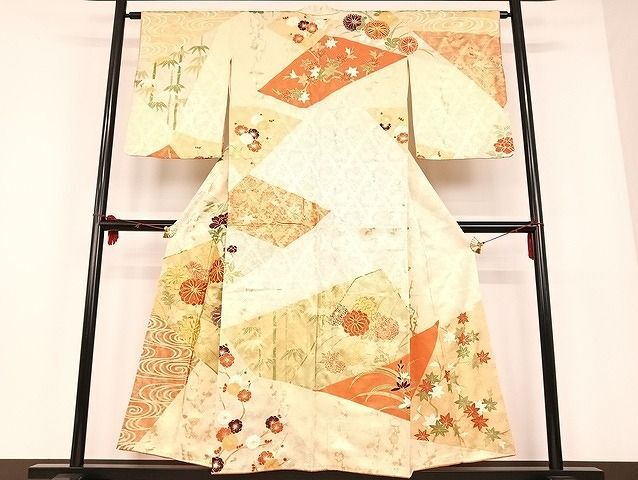 平和屋着物■豪華振袖　駒刺繍　枝花文　金彩　正絹　逸品　AAAK9852Bph
