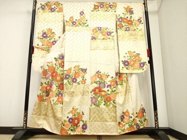 平和屋着物■豪華振袖　駒刺繍　エ霞花文　金彩　正絹　逸品　AAAM0528Ack