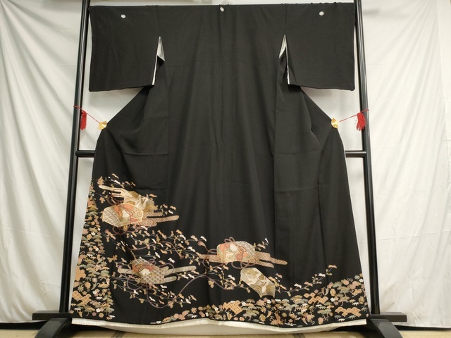 平和屋着物■豪華黒留袖　駒刺繍　花文箱文　金彩　正絹　逸品　AAAM2312Aja