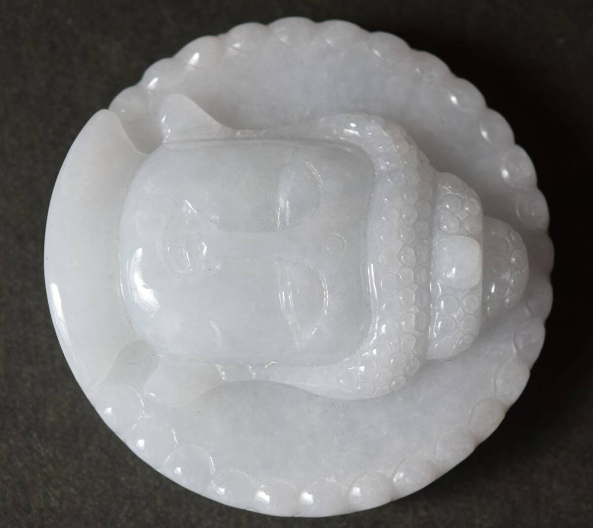 天然石卸、質の良い白翡翠観音菩薩彫物、鑑別書付。_画像5