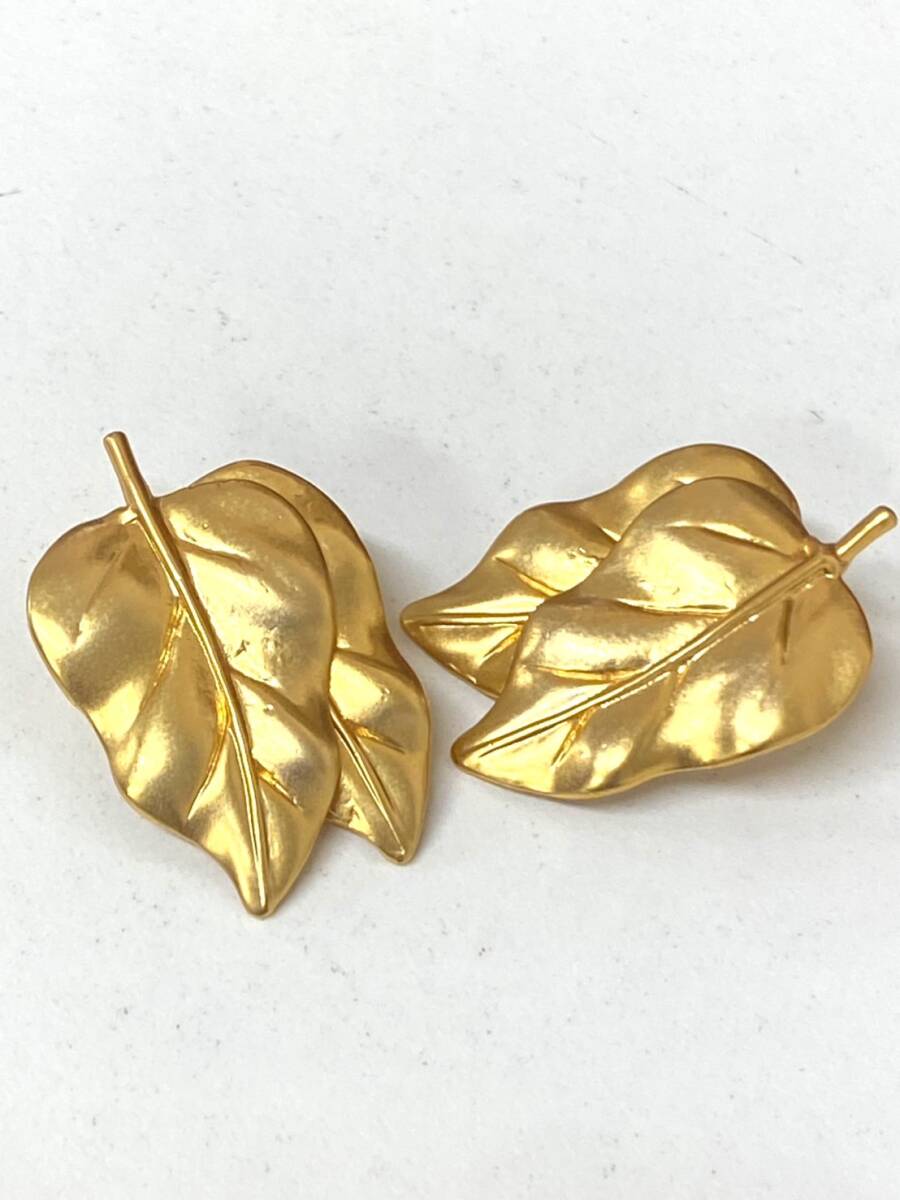 KENZO ブローチ&イヤリング KENZO（ブローチ/コサージュ）のフリマアイテム一覧