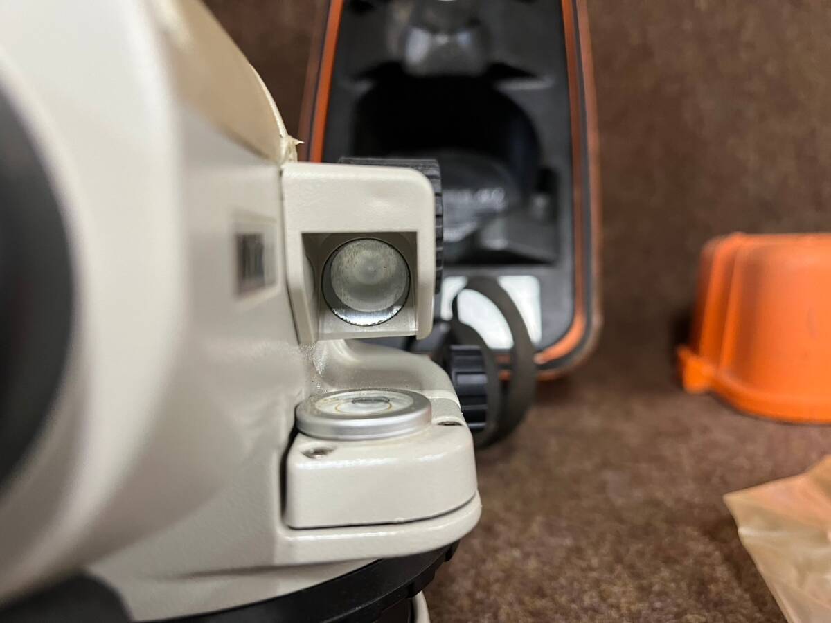 100*I1★Nikon AE-7 オートマチック レベル ニコン 専用ケース付 測量機 測定器 オートレベル 現場 中古_画像6