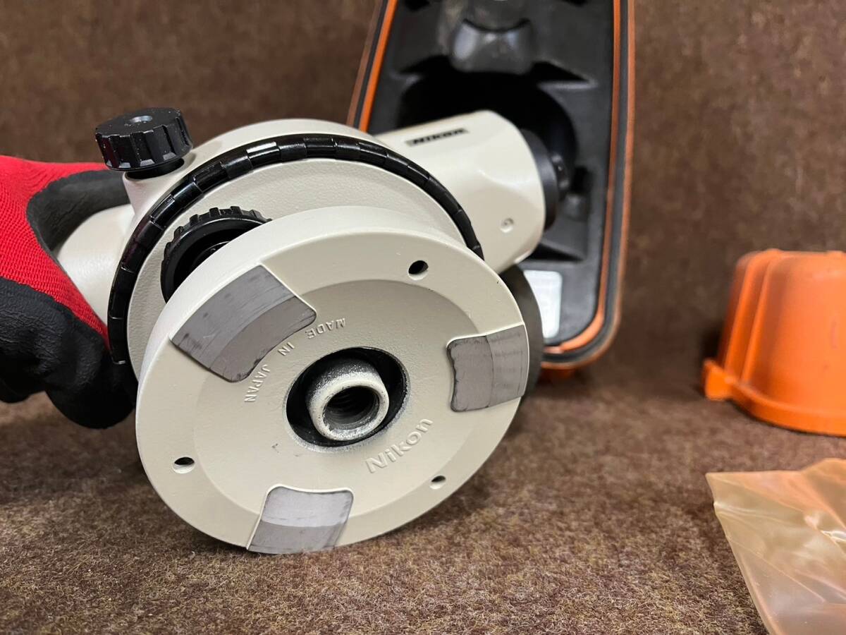 100*I1★Nikon AE-7 オートマチック レベル ニコン 専用ケース付 測量機 測定器 オートレベル 現場 中古_画像8