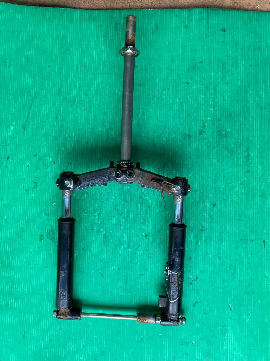 140*D2【VOX SA31J-102】フロントフォーク ステム ボックス YAMAHA 241108_画像1