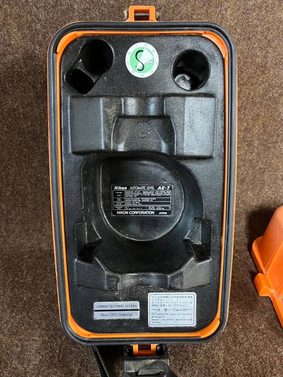 100*I1★Nikon AE-7 オートマチック レベル ニコン 専用ケース付 測量機 測定器 オートレベル 現場 中古_画像2