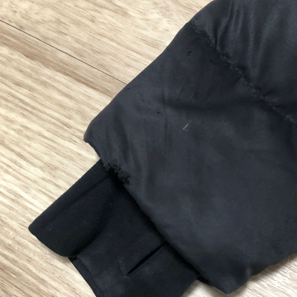 Patagoniaポリエステル製フーディーショートダウンコート黒 Patagoniaポリエステル製フーディーショートダウンコート黒