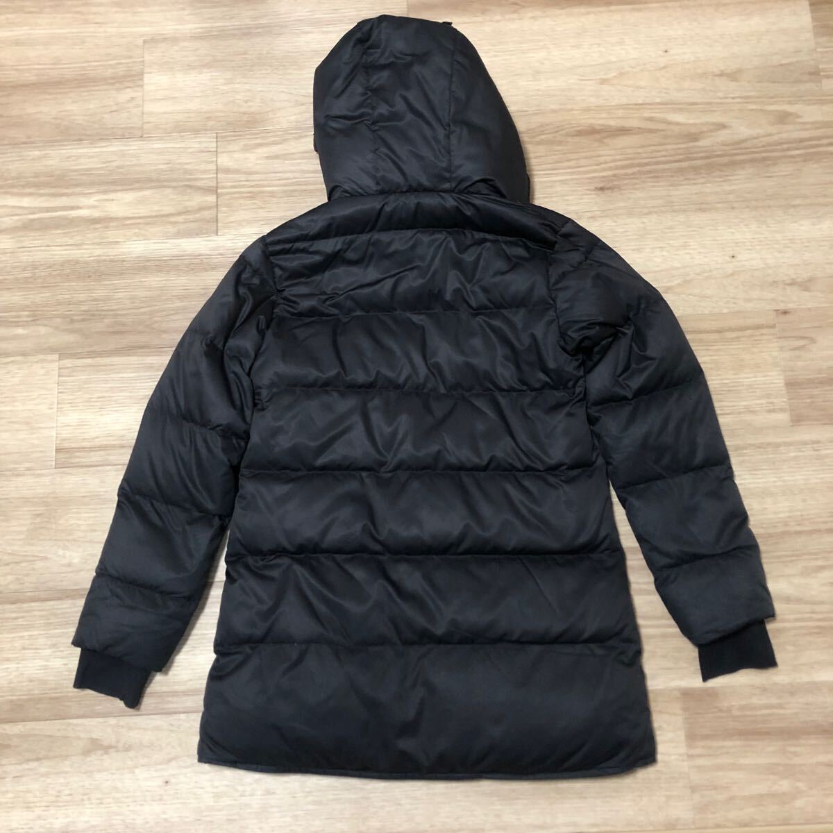 Patagoniaポリエステル製フーディーショートダウンコート黒 Patagoniaポリエステル製フーディーショートダウンコート黒