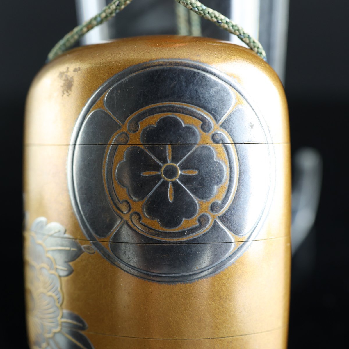 緒締め玉 窓絵に草花 陶磁器製 骨董 胴乱 印籠 R1460 人気の 緒締め玉 窓絵に草花 彫刻・オブジェ R1460 印籠 胴乱