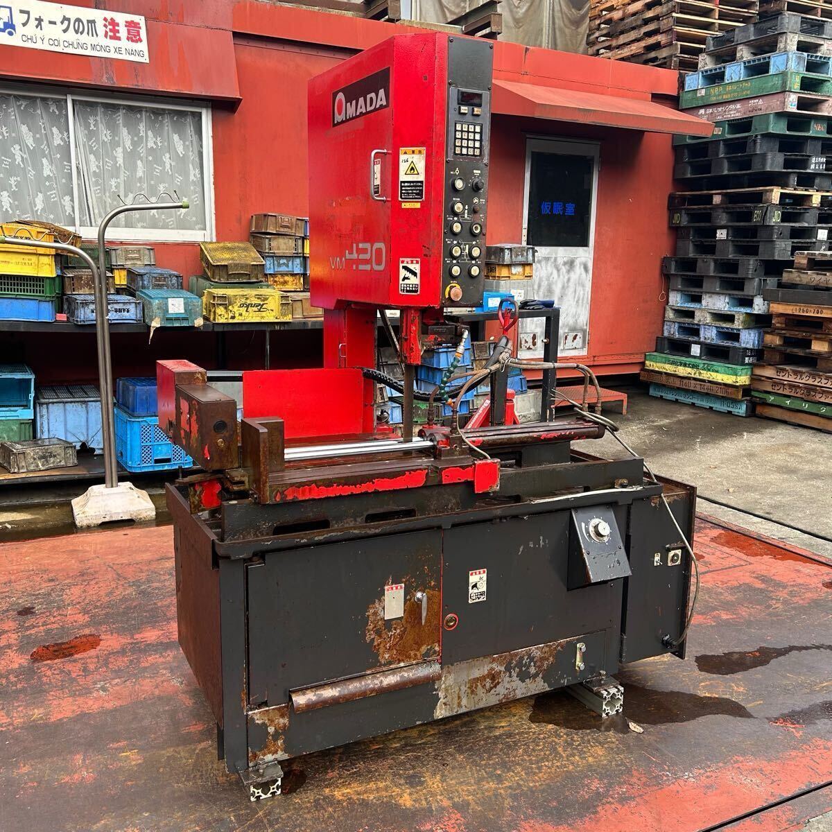 T8879 AMADA アマダ 立型バンドソー VM420 2006年製 切断能力 T8879 AMADA アマダ 立型バンドソー VM420 2006年製 切断能力