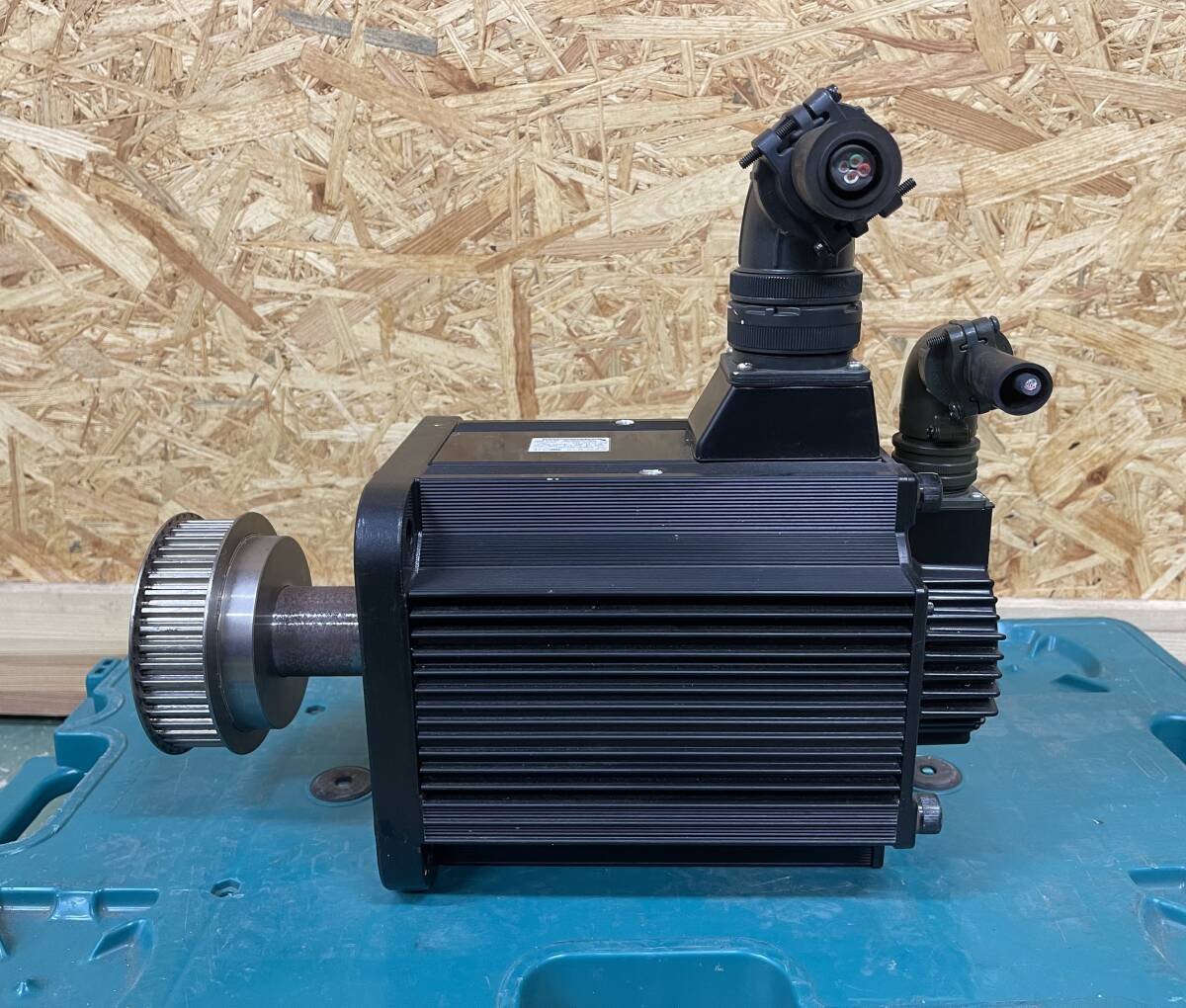 [CK24832] YASKAWA 安川電機 SGMGH-55ACA21 AC SERVO MOTOR 動作保証