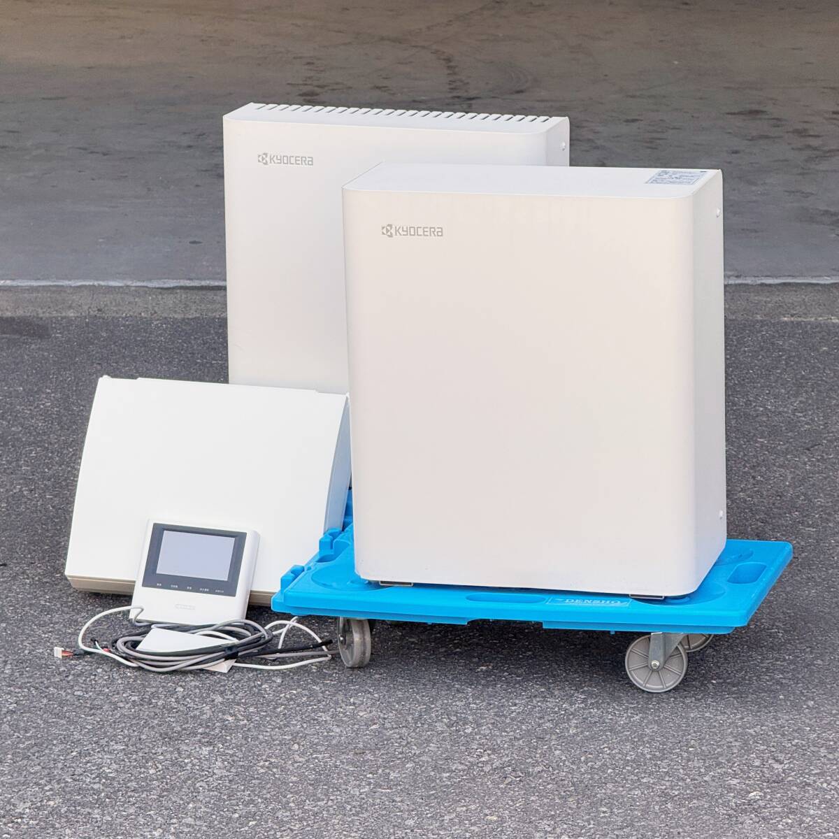 B4 京セラ エネレッツァ リチウムイオン蓄電システム一式 5kWh 蓄電池/パワコン/リモコン/通信モデム等 EGS-LM0500 OT1113-1xxxx5