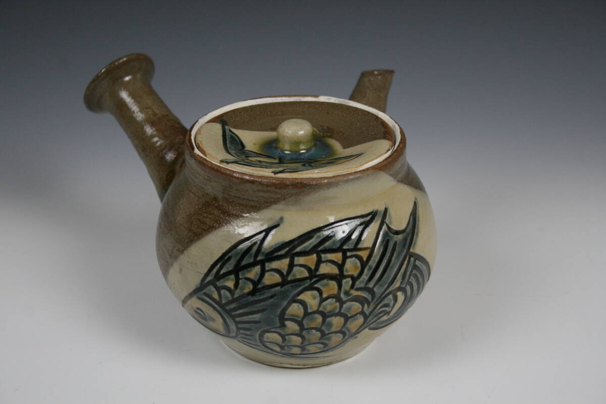 壺屋焼 人間国宝 金城次郎 作 魚文急須