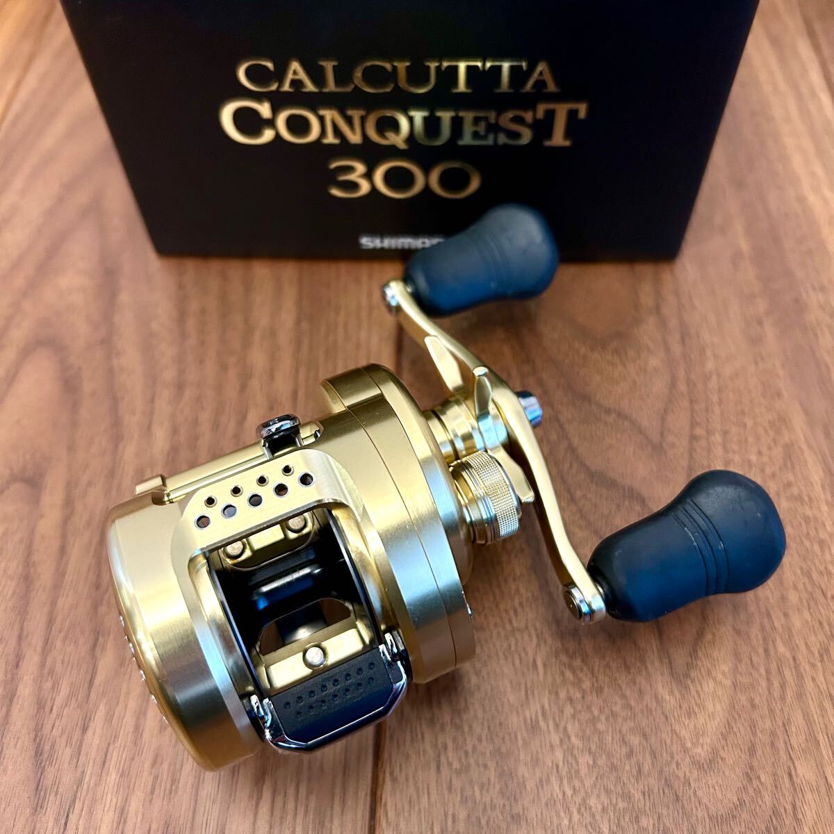 カルカッタコンクエスト300 右ハンドル (出品番号19 シマノ カルカッタコンクエスト300 右ハンドル (出品番号19 シマノ