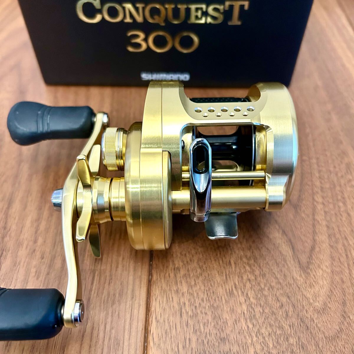 カルカッタコンクエスト300 右ハンドル (出品番号19 シマノ カルカッタコンクエスト300 右ハンドル (出品番号19 シマノ