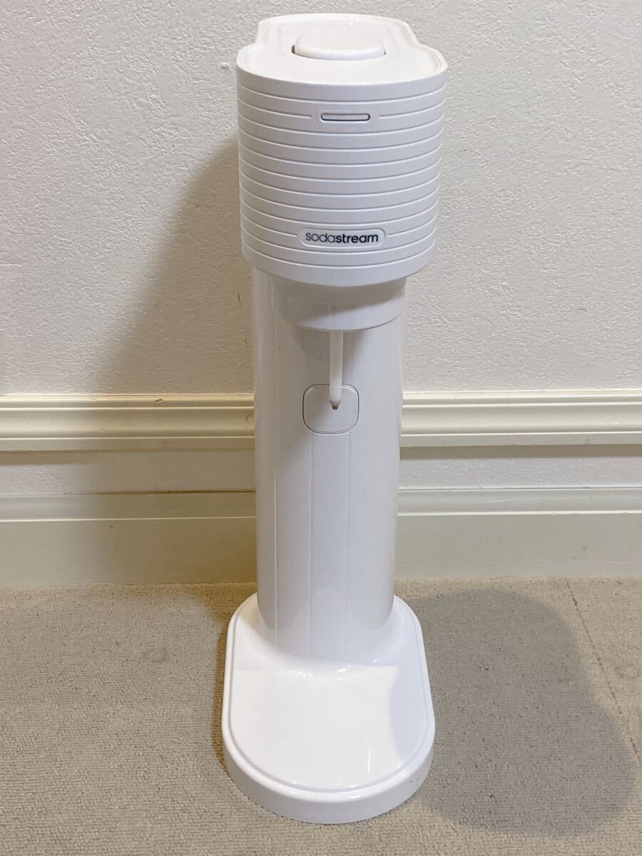 【未使用品】sodastream GAIA 炭酸水メーカー ホワイト sodastream ソーダストリーム GAIA(ガイア)スターターキット