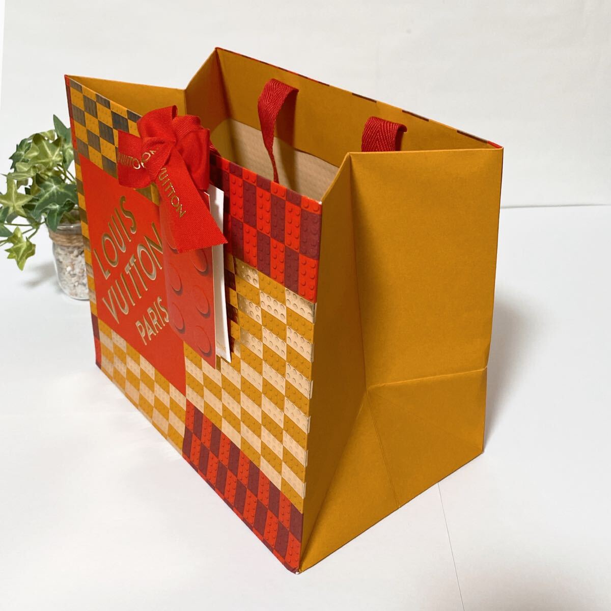 ルイヴィトン「LOUIS VUITTON」限定ショッパーとメッセージ ルイヴィトン「LOUIS VUITTON」限定ショッパーとメッセージ